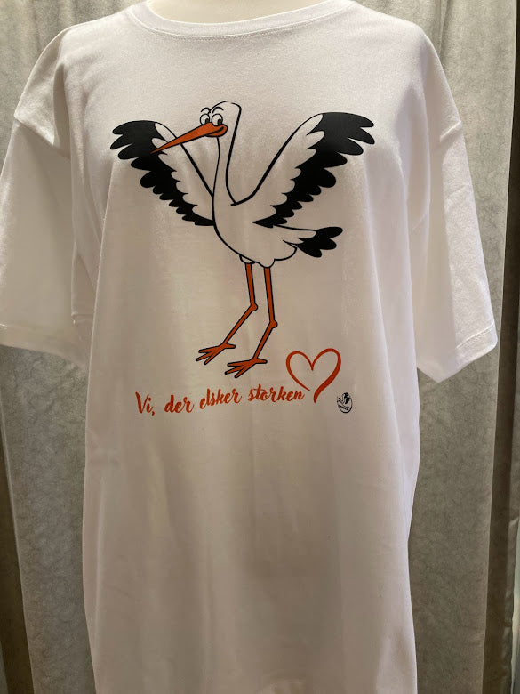 Unisex Fairtrade støtte t-shirt i hvid med storkemaskot - Vi, der elsker storken